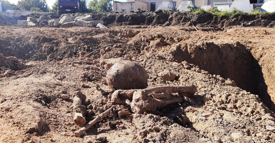 У Миколаївській області під час будівництва супермаркету знайшли кістки людей