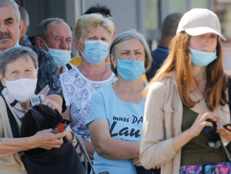 COVID-19 за добу захворіли майже 10 тисяч українців, серед них - 953 дитини