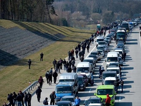 Коронавірус позбавив Польщу мільйона українських заробітчан