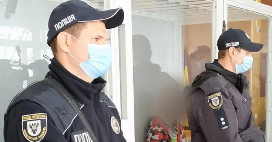 Чернігівський суд відправив під варту чотирьох хлопців, які забили до смерті поліцейського