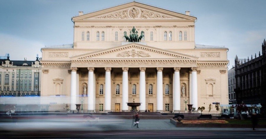 В Большом театре во время спектакля декорация убила артиста