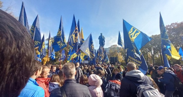 В Киеве закончился Марш Защитников - Нацкорпус передумал идти к Офису президента