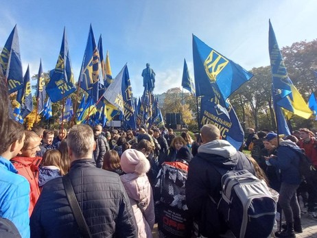 У Києві закінчився Марш Захисників - Нацкорпус передумав йти до Офісу президента