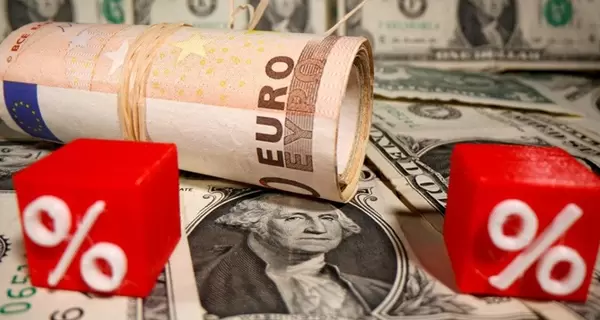 Курс валют на 27 жовтня, середу: євро рвонув вгору, долар не відстає