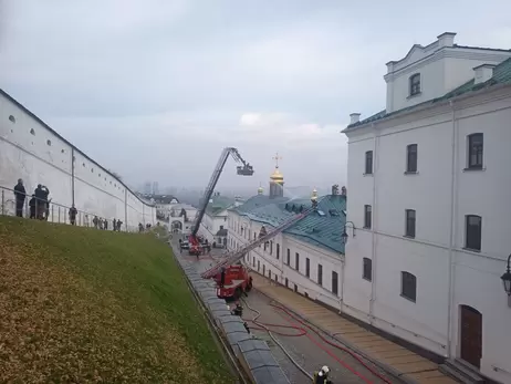 В Киево-Печерской Лавре загорелась мастерская по росписи икон