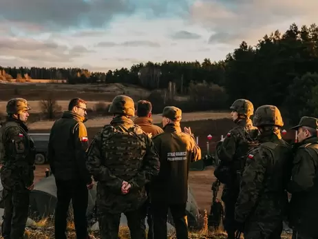 Премьер Польши Моравецкий приехал на границу из-за мигрантов со стороны Беларуси