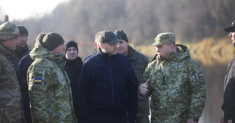Україна направила на кордон із Білоруссю тисячі силовиків, щоб стримати наплив мігрантів