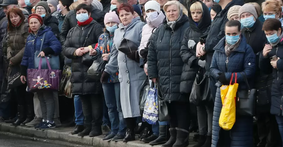 В Україні – різкий спад захворюваності на коронавірус: 10 802 нових випадків за добу