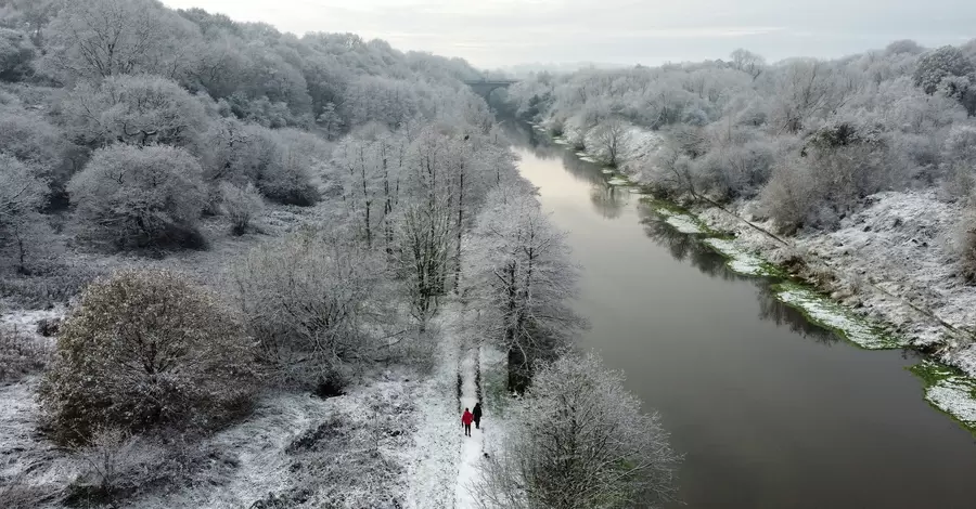 Зима прийшла: У перший день грудня пів України накриють снігопади