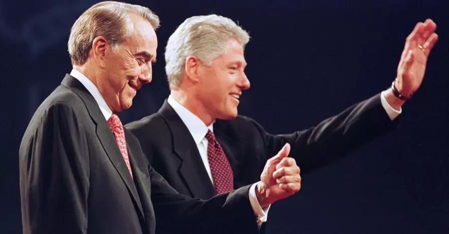 Суперник Клінтона на виборах-1996 Боб Доул помер на 99 році життя