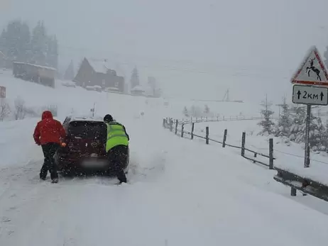 Україну накриє крижаний дощ та мокрий сніг: де чекати ожеледицю