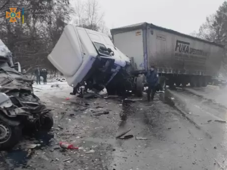 Кабмін створив комісію з розслідування смертельної ДТП під Черніговом, її очолив Мустафа Найєм.