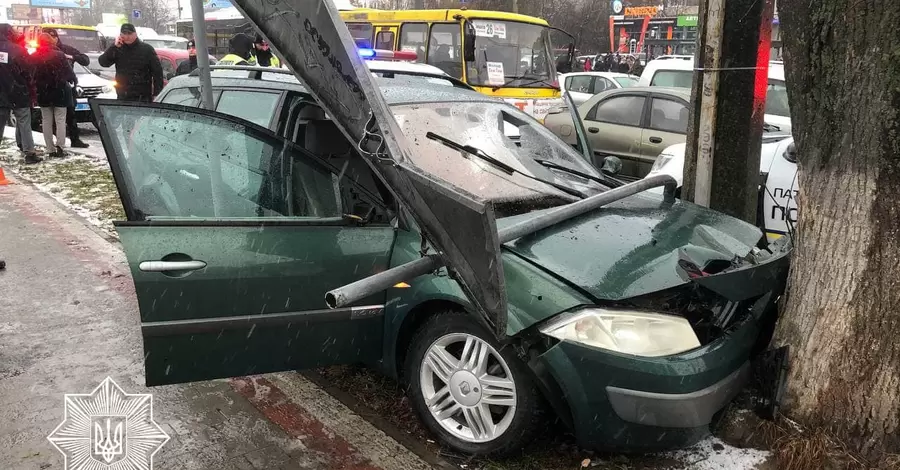 У мережі з'явилося відео ДТП у Луцьку, коли 16-річний водій на швидкості збив людей на переході