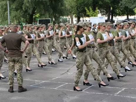 Головком ЗСУ Залужний: Я хочу заспокоїти жінок, вже завтра не треба бігти у військкомат