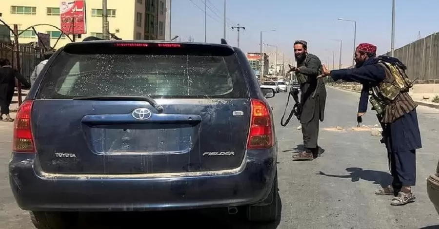 В Афганістані жінкам заборонили їздити на великі відстані без супроводу чоловіків