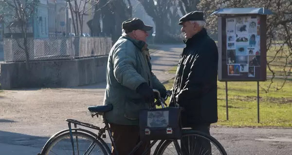 Січень прийде – підвищення пенсійного стажу та нові тарифи принесе