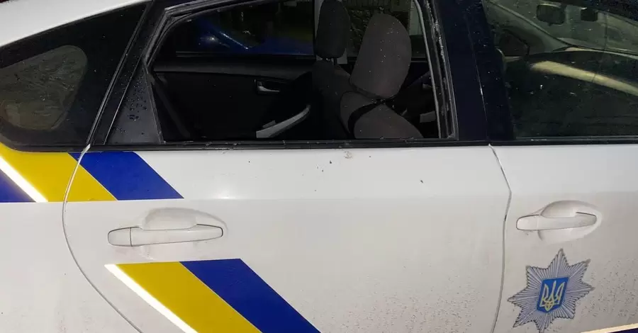 На Рівненщині чоловік втік з-під домашнього арешту та розбив поліцейське авто