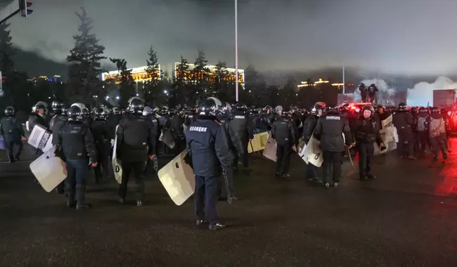 В Казахстане уже несколько дней проходят массовые митинги