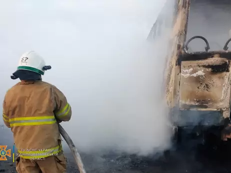 На Днепропетровщине во время движения загорелся автобус с пассажирами