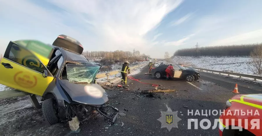 У Харкові медики рятують трирічних близнюків, батьки яких загинули напередодні в аварії