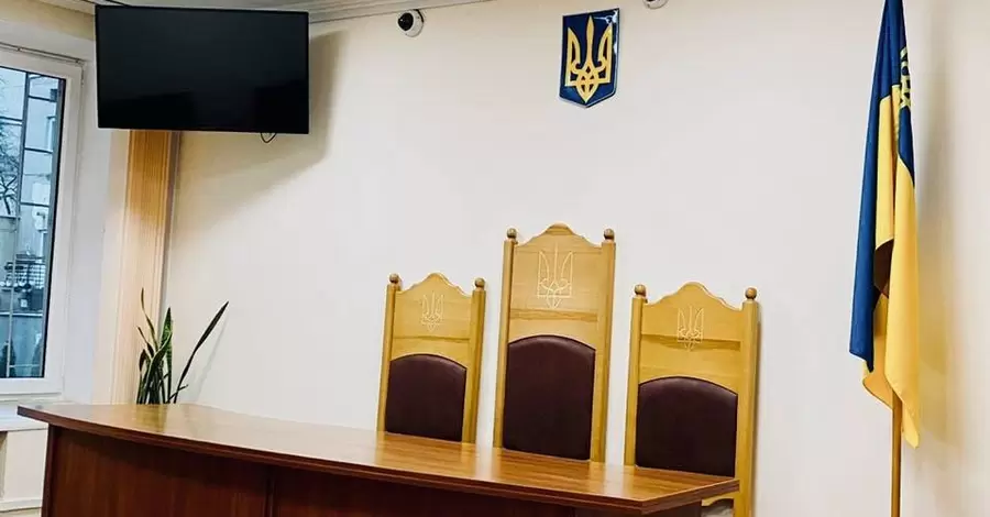 ЗМІ: підозрюваного у крадіжці 120 тисяч доларів із львівського суду затримали на виході з казино