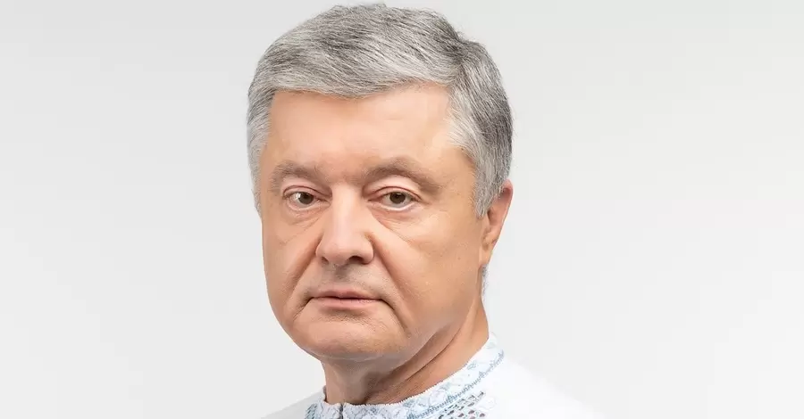 Порошенко з'явився у ДБР, але покинув приміщення через 7 хвилин