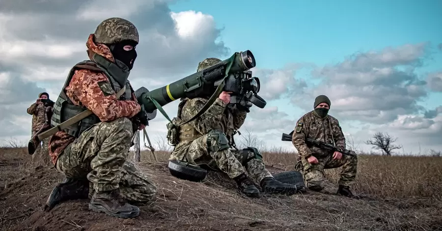 На Донбасі зафіксували п'ять обстрілів, поранили двох військових