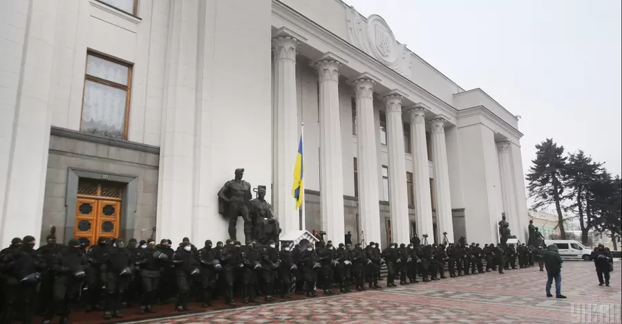 А якщо завтра війна: «тривожні валізки» депутати не готують, але бункер для них уже відремонтували