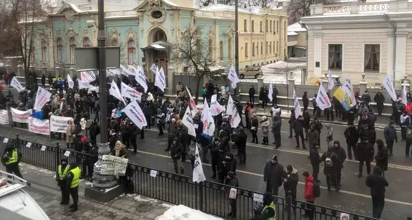 Податкове кільце стискається: чому протестують ФОПи і чим загрожують пропозиції влади продавцям, айтішникам та перукарям