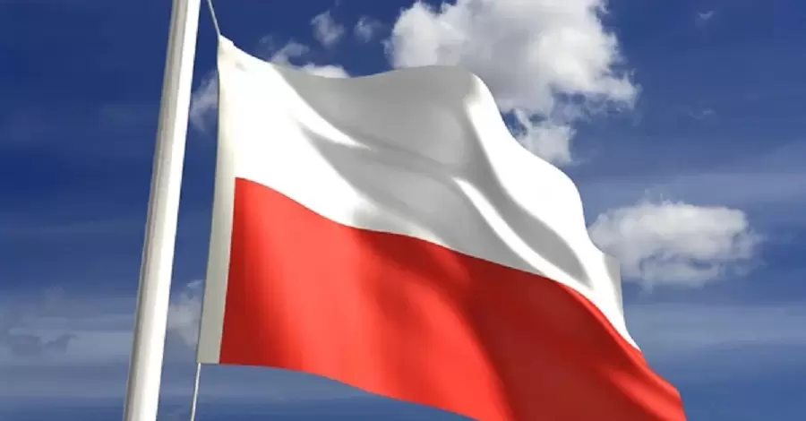 Польща закликала своїх громадян відмовитися від будь-яких поїздок в Україну