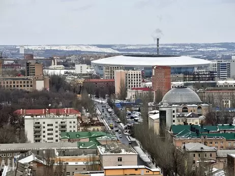 У Донецьку одні тріумфують, інші ховають «призовників»