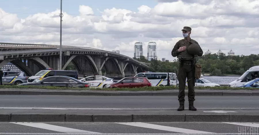 Верховна Рада ввела в Україні надзвичайний стан з півночі 24 лютого до 25 березня