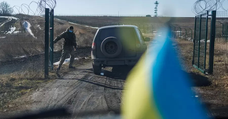 В Україні запровадили воєнний стан: як він позначиться на житті мирних громадян