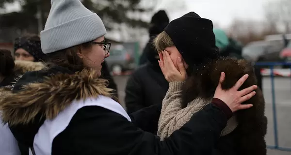 Моем посуду, плачем и помогаем другим: 15 шагов к победе над паникой и страхом