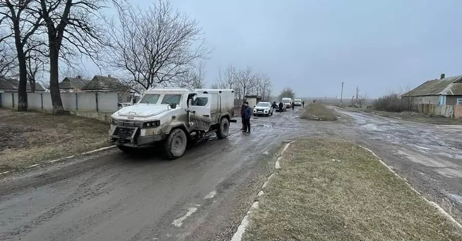 Под Киевом люди остались без тепла и света, а животные в зоопарке – еще и без продовольствия