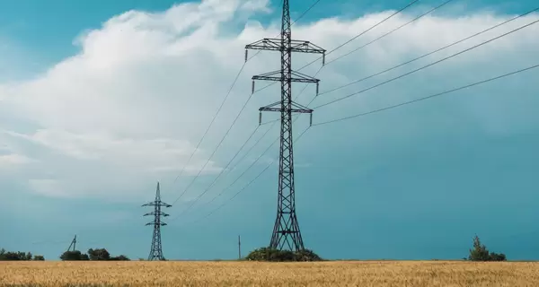 Україна синхронізувала електричні мережі з ЄС та зможе отримувати світло і тепло при пошкодженнях інфраструктури