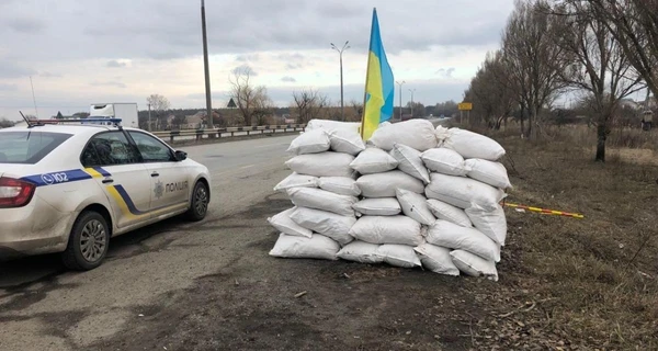 В Хмельницком нарушителям комендантского часа вручают повестки в военкомат