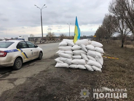 У Хмельницькому порушникам комендантської години вручають повістки у військкомат