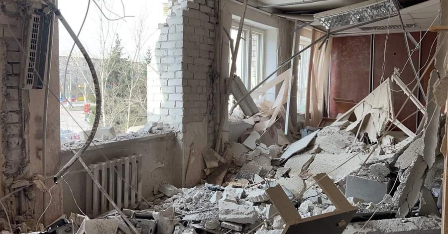 Лисичанск: Российские оккупанты обстреляли многоэтажку и детский сад, есть погибшие