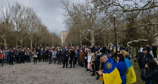 У Херсоні люди знову вийшли на мітинг проти російських окупантів