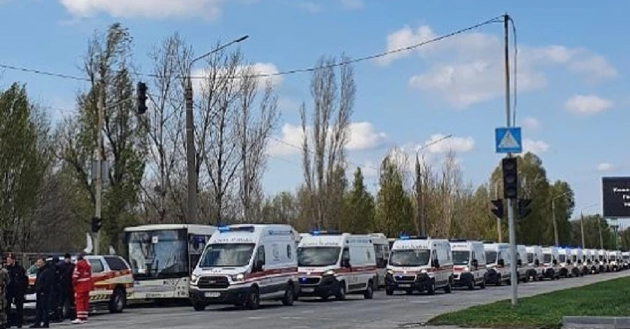 Евакуація з Маріуполю: з оточеного міста виїхали чотири автобуси, вони вже їдуть на Василівку