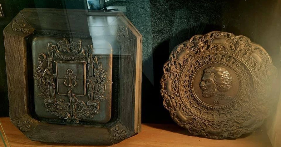 Росіяни вивезли унікальну колекцію з музею медальєрного мистецтва у Маріуполі