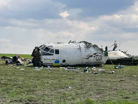 Причиной крушения АН-26 под Запорожьем стали туман и низкая высота полета