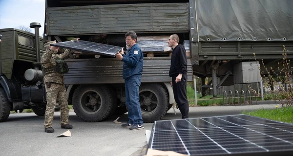 Илон Маск передал солнечные батареи Tesla больницам в Бородянке и Ирпене