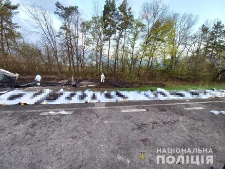 Жертвами ДТП з бензовозом та пасажирським автобусом у Рівненській області стали 26 людей