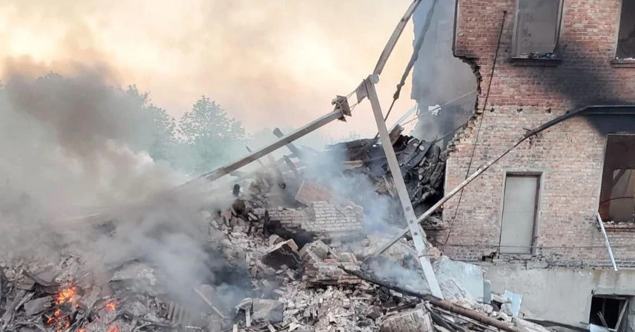 Внаслідок авіаудару по школі в Луганській області могли загинути 60 людей
