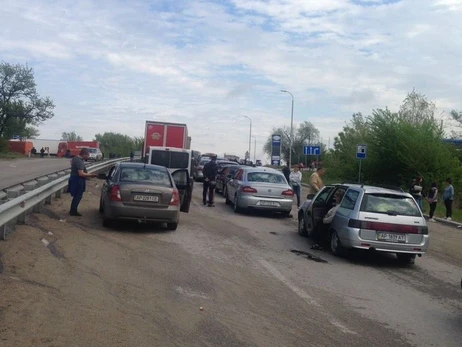 З Маріуполя виїхала евакуаційна колона, яка чекала на перепустку три дні