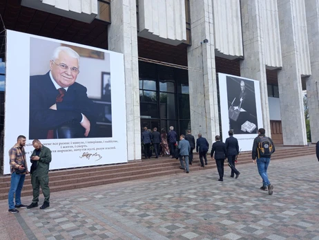 На прощание с Леонидом Кравчуком пришли Резников, Ткаченко, Кличко, Мороз