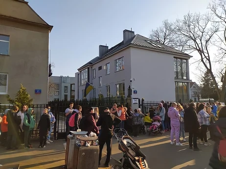 Розмови біженців у Польщі: допомоги від ООН немає, повернутись складно