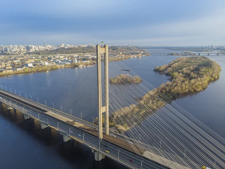 У Києві Південний міст закрили для приватного транспорту